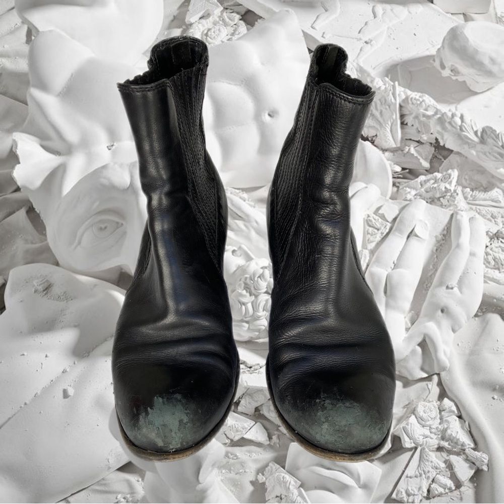 • MIU MIU
BLACK DISTRESSED CHELSEA BOOTS
Size 40.5